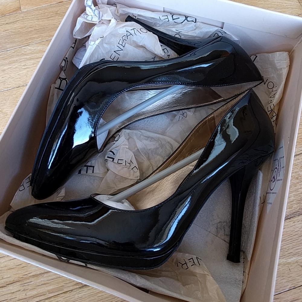 Size 8.5 Black Patent Leather BCBG Pointed Heels